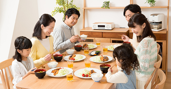 食卓に笑顔を